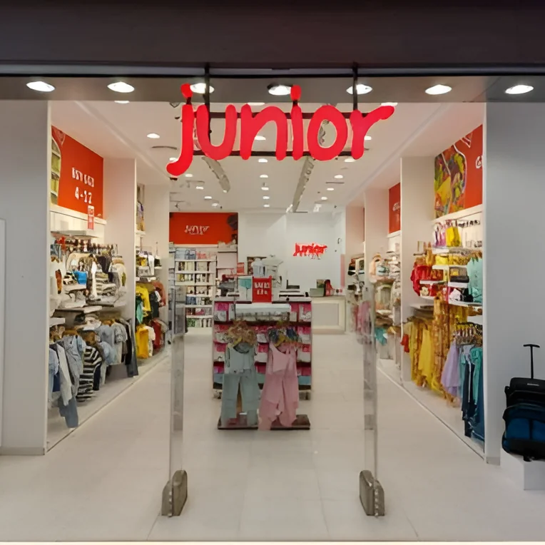 Junior store chain interior display